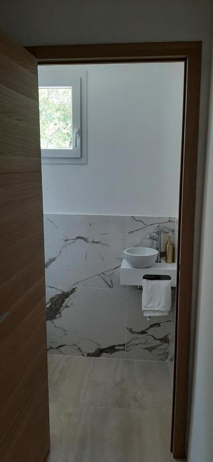 Magnifique Appartement 2 Chambres Avec 50 M2 De Jardin Privatif La Crau Buitenkant foto